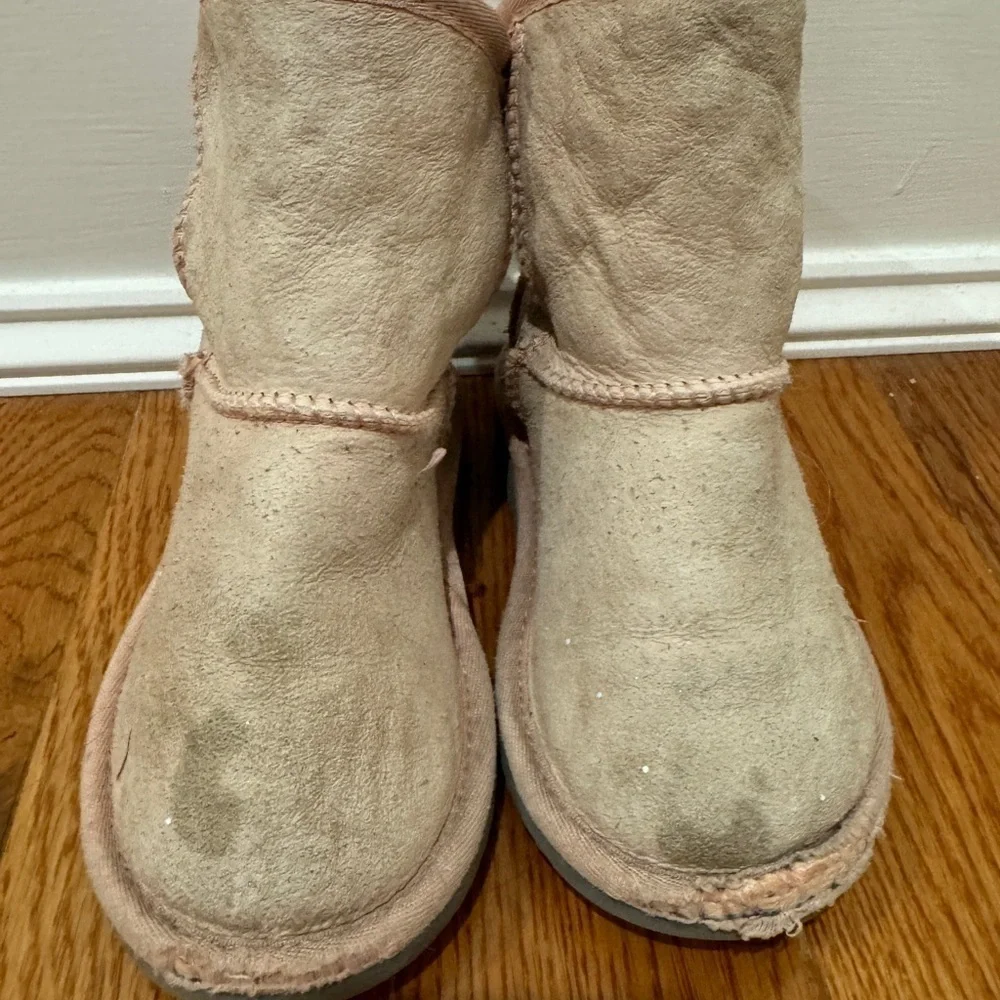 UGG Size 9 Toddler Girls Play Condition Pink Boots